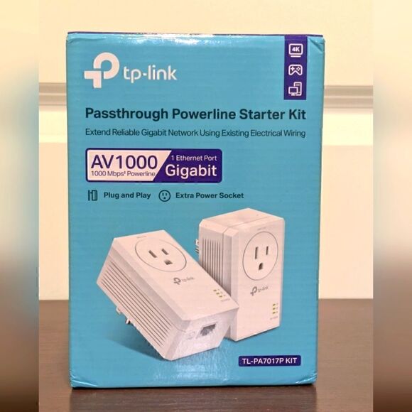 NWOT TP-Link AV1000 Passthrough Powerline Starter Kit - Picture 1 of 7